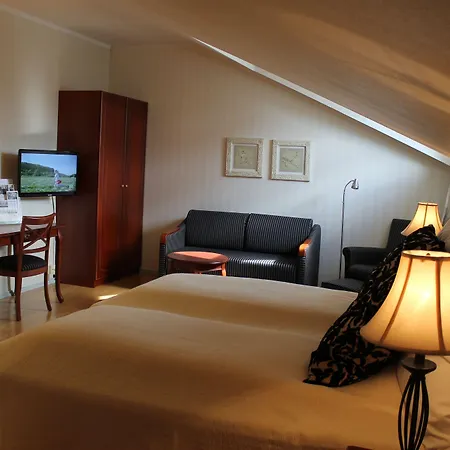 Lampeland Hotel ホテル 4*