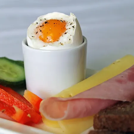 Lampeland Hotel ホテル